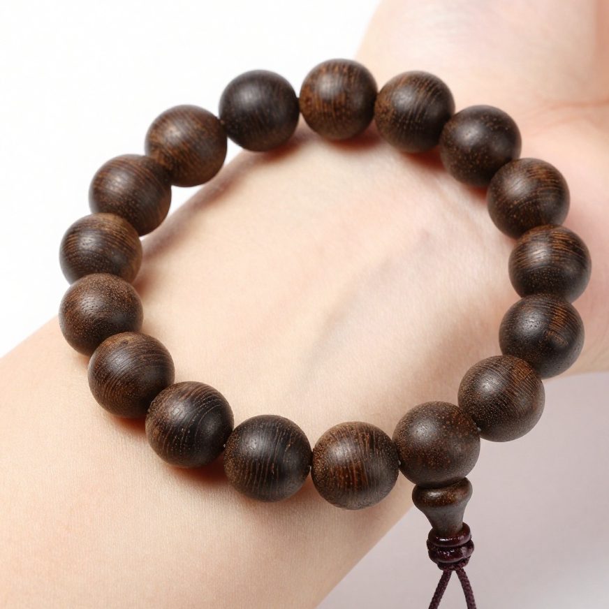 Vòng Trầm hương 18 hạt hien-dai